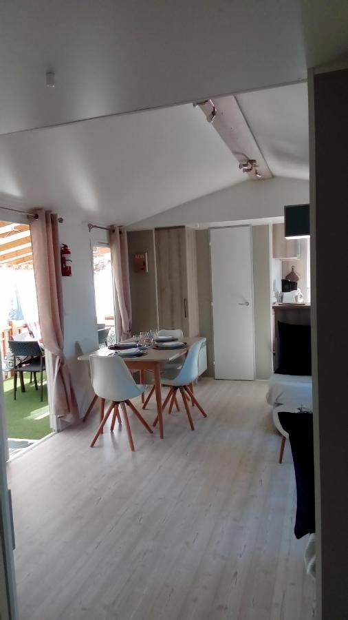Camping Le Montourey Azur 78 Hotel Frejus Ngoại thất bức ảnh